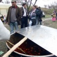 Toni Greblã a fost duminicã printre puţinii politicieni care şi-au vârât pantofii lucioşi în nãmolurile de pe malul Şuşiţei, pentru a fi alãturi de romii ce şi-au serbat Ziua, alãturi...