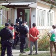 Jandarmi şi poliţişti au fost chemaţi la începutul sãptãmâniii de un executor judecãtoresc într-un cartier periferic al Târgu Jiului pentru a putea fi pusã în aplicare o sentinţã judecãtoreascã. Litigiul...