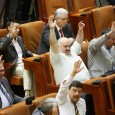 Viaţa politicã pare din ce în ce mai tulbure odatã cu apropierea zilei începerii campaniei electorale. Listele sunt ţinute mai mult pe la ciorap, pentru a nu fi fãcute prea...
