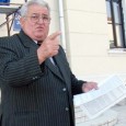 Fostul preşedinte al Consiliului Judeţean Gorj şi al PSD Gorj, Nicolae Mischie, mai are de aşteptat pânã la mijlocul lunii pentru a vedea dacã judecãtorii îl lasã liber sau îl...
