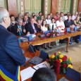 Andreea Munteanu, gimnasta de aur a judeţului Gorj, a primit joi, 21 mai 2015, titlul de cetăţean de onoare al municipiului Târgu Jiu dar şi un premiu de 10.000 de...