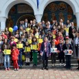 PREMIILE ARTE MICI 2016 PREMIILE ARTE MICI 2016 MARELE PREMIU „ARTE MICI” acordat de PRIMĂRIA MUNICIPIULUI MOTRU Eduard Ionuţ GOGAN, categoria 11-15 ani, Poiana Lacului, Argeş – România ORDINUL ,,ARTE MICI” acordat de ASOCIAŢIA...