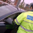 Un banal control de rutină la care nu a oprit pentru a prezenta actele la control îl poate trimite după gratii pe un şofer din municipiu care este şi fiul...