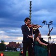 Circa 1000 de oameni au participat sâmbătă seara la concertul în aer liber organizat în Parcul Coloanei Infinitului de Alexandru Tomescu în cadrul turneului naţional „Vive la musique”. Acesta a...