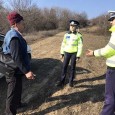 Poliţiştii au mers în pădurea de la Bibeşti pentru a face cercetări la faţa locului, după ce un bărbat din sat a dezvăluit că a fost bătut de hoţii de...