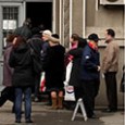 Sute de gorjeni s-au prezentat la ghişeele Direcţiei de Venituri Publice din cadrul Primăriei Târgu Jiu pentru a plăti taxele şi impozitele locale pe care le datorează pentru acest an....
