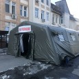 Autorităţile judeţene au început de miercuri noaptea amplasarea de corturi militare în apropierea intrărilor în secţiile Spitalului Judeţean de Urgenţă Târgu Jiu. La Unitatea de Primire Urgenţe întregul tronson din...