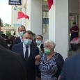 Chiar în ziua în care România înregistra un număr record de îmbolnăviri cu COVID 19, nu mai puţin de 460, ministrul sănătăţii a ajuns în vizită la spitalele din Târgu...