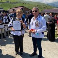Vizită importantă săptămâna trecută pe Transalpina pentru băciţa care şi-a transformat stâna în popas pentru turişti. Ministrul Agriculturii, Adrian Orosz, a fost personal aici pentru a-i înmâna Mărioarei Babu documentele...