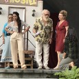 Sfârşitul săptămânii trecute a adus cu el două premiere deosebite la Târgu Jiu, actorii teatrului dramatic putând să joace într-o comedie prezentată pe scena Teatrului de Vară, asta în timp...