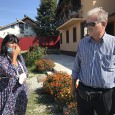                Situaţie incredibilă în satul Văcarea din Dăneşti, unde un fost poliţist stabilit aici de câţiva ani, după ce a lucrat toată viaţa în capitală, a ajuns să fie lovit...
