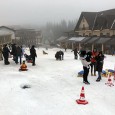                Câteva sute bune de turişti au urcat şi la sfârşitul săptămânii trecute la Rânca pentru a-l petrece aici pe Mos Nicolae, fără să uite însă de alegerile de duminică...