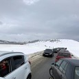 De când au venit sărbătorile de iarnă şi până acum nu a fost zi în care porţiunea de Transalpina care permite accesul în Rânca să nu aibă parte de cozi...
