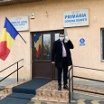 Localnicii din Dăneşti au scăpat iarna aceasta de grija unui drum până la primărie pentru a-şi achita dările către stat după ce primarul a decis că plata se poate face,...