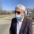 Angajaţii Primăriei Stăneşti primesc de luna trecută salarii mai mici cu o treime, după ce edilul localităţii a emis dispoziţii în acest sens. Constantin Bicheru, proaspăt primar al comunei, nu...