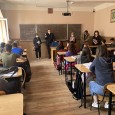 Zeci de absolvenţi de liceu din Novaci au primit ieri consilieri în privinţa facultăţii pe care să o urmeze după ce vor trece de bacalaureat, sfaturile venind din partea unor...