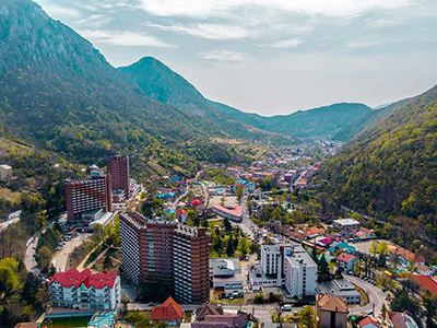 Gorjenii pot contribui la salvarea uneia dintre cele mai vechi clădiri din Băile Herculane dacă dispun de o fotografie cu aceasta. Este vorba despre Baia Neptun, cel mai important monument...