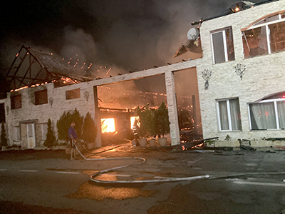 Unul dintre cele mai cunoscute localuri ale Gorjului a fot afectat aproape în totalitate de un incendiu care a izbucnit în noaptea de duminică spre luni. „Fântâna lui Coşbuc”, de...