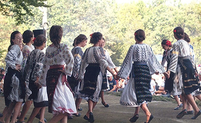 Devenit tradiţional pentru judeţul nostru, Festivalul-concurs de la Tismana este aşteptat cu interes sporit atât de tinerii concurenţi, interpreţi ai cântecului şi jocului popular, cât şi de locuitorii oraşului sau...