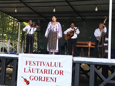 Comunicat de presă Festivalului lăutarilor gorjeni de la Bolboşi şi-a desemnat joi 16 septembrie 2021 câştigătorii. Concursul a avut loc la orele 16.00 pe scena în aer liber din Dumbrava...