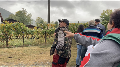 Situaţie greu de imaginat într-un sătuc din apropierea graniţei dintre Gorj şi Mehedinţi, la Titerleşti, lângă Baia de Aramă. Rude ale cântăreţului de muzică populară Neluţu Trandafir sunt puse în...