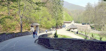 Două întâlniri importante au loc în acest sfârşit de săptămână la nivelul judeţului pe teme menite să ducă la dezvoltarea turismului, dar şi a afacerilor în condiţiile în care Gorjul...