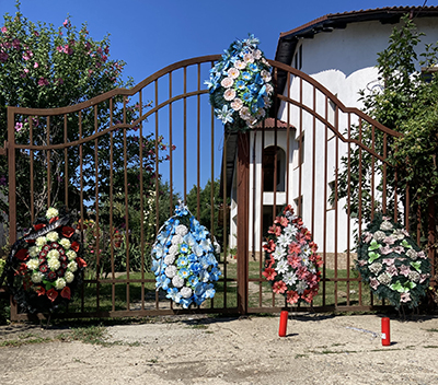 Scene demne de filmele cu mafioţi în comuna lui Constantin Brâncuşi, acolo unde banul pare să facă în continuare legea. Un fost poliţist local, devenit „fost” după ce autorităţile locale...