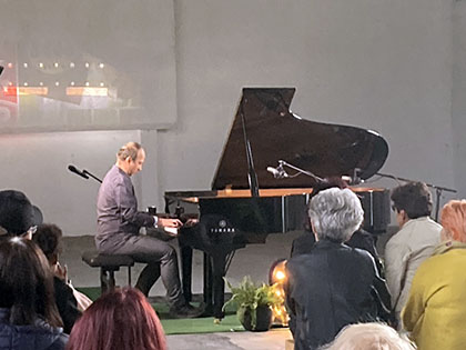 Într-o perioadă în care se discută din plin despre închiderea sau salvarea mineritului, la o fostă mină din Valea Jiului a fost organizat duminică seara un concert de pian. Este...