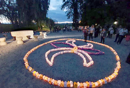 Atmosferă de basm duminică (25 septembrie) seara în Parcul Central din municipiu, unde 5000 de lumânări au fost aprinse de copii la prima ediţie de după pandemie a Festivalului Luminii....