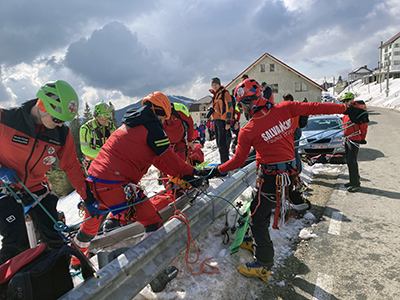 Cel puţin 150 de salvatori montani au participat la Rânca la cel mai amplu exerciţiu organizat cu participarea a opt ţări de pe continent, acţiunea fiind o premieră, după cum...