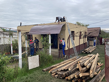 O casă a fost mistuită de flăcări miercuri seara la Gornoviţa, în Tismana, proprietarii fiind în pline pregătiri pentru nunta fiului lor. Casa tocmai fusese renovată, ca să fie cât...