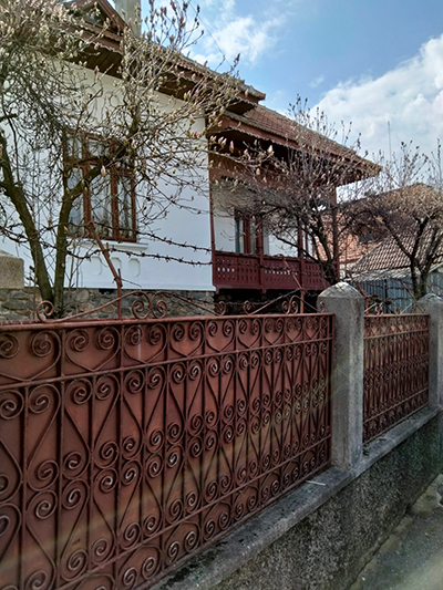 fatada str. Eminescu