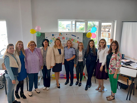 Sâmbătă, 6 mai a.c., poliţiştii Biroului de Analiză şi Prevenire a Criminalităţii au susţinut iniţiativa Liceului Auto „Traian Vuia”, din municipiul Târgu Jiu, participând la concursul judeţean organizat de aceştia,...