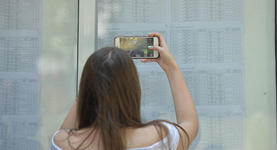 Liceeni din Turburea au fost ani de zile „lanterna roşie” a judeţului în materie de nepromovare a examenelor de bacalaureat şi nu s-au dezminţit nici anul acesta, dar, acum, îi...