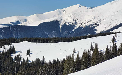 Rânca a reuşit şi cu ocazia sărbătorilor din această perioadă să rămână interesantă pentru mii de turişti, chiar dacă, de exemplu, autorităţile nu au asfaltat nici anul acesta străduţele lăturalnice...