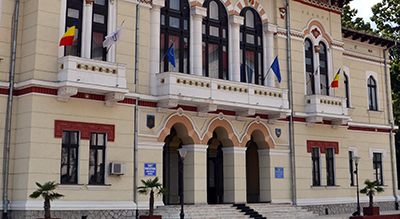 Prefectura Gorj va intra într-un amplu proces de digitalizare în perioada următoare, iar unul dintre efecte va fi dispariţia plăţilor cash către instituţiile din subordine. Astfel, gorjenii care vor avea...