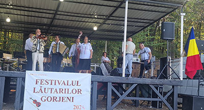Cea de-a XXXV-a ediţie a Festivalului Lăutarilor de la Bolboşi a avut loc joi 12 septembrie 2024, de la ora 16.00. Ca în fiecare an, pe scena din aer liber...