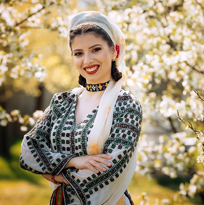 O nouă reuşită remarcabilă pentru tânăra interpretă de muzică populară Larisa Cârlugea, reprezentanta Centrului Judeţean pentru Conservarea şi Promovarea Culturii Tradiţionale Gorj! Originară din Rovinari, Larisa a cucerit Marele Premiu...