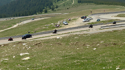 Cea mai înaltă şosea din ţară a fost luată cu asalt de mii de turişti care au venit aici la plimbare în minivacanţa de Rusalii, care a coincis cu reluarea...