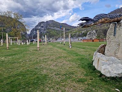 Marţi, 1 iulie 2025, începând cu ora 11:00, la Polovragi s-a dat startul celei de-a VIII-a ediţii a Taberei de sculptură „Simboluri dacice în arta lemnului din România”. Evenimentul este...