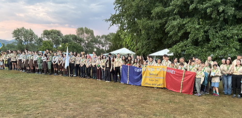 Peste 800 de cercetaşi din toată ţara, dar şi din străinătate, sunt prezenţi zilele acestea la Arcani într-o tabără de vară intitulată Camp Getica 2025. Mica localitate, care are în...