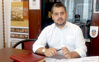 Anul Brâncuşi, dat peste cap de restricţiile impuse de Guvern! Ieşire la rampă a viceprimarului Adrian Tudor după ce autorităţile locale s-au trezit cu o ordonanţă a Guvernului prin care cheltuielile bugetare pentru diverse achiziţii şi reparaţii au fost blocate,...