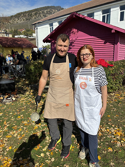 Gorjeni la festivalul ciorbei de peşte din Clisura Dunării! Festival organizat în premieră în Clisura Dunării la sfârşitul săptămânii trecutepentru pescarii din zonă şi nu numai, dovadă că au fost prezenţi şi mai mulţi gorjeni acolo, nu doar pentru...